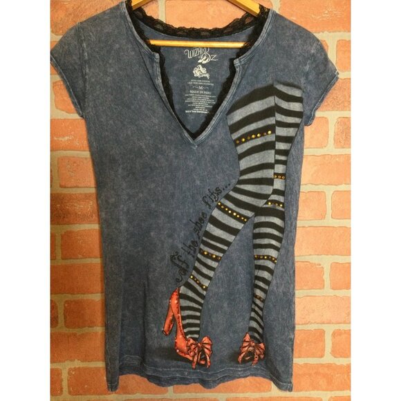 Wizard of Oz Women's If the Shoe Fits T Shirt Wicked Witch Cap Sleeves Blue Sz M - Picture 1 of 5